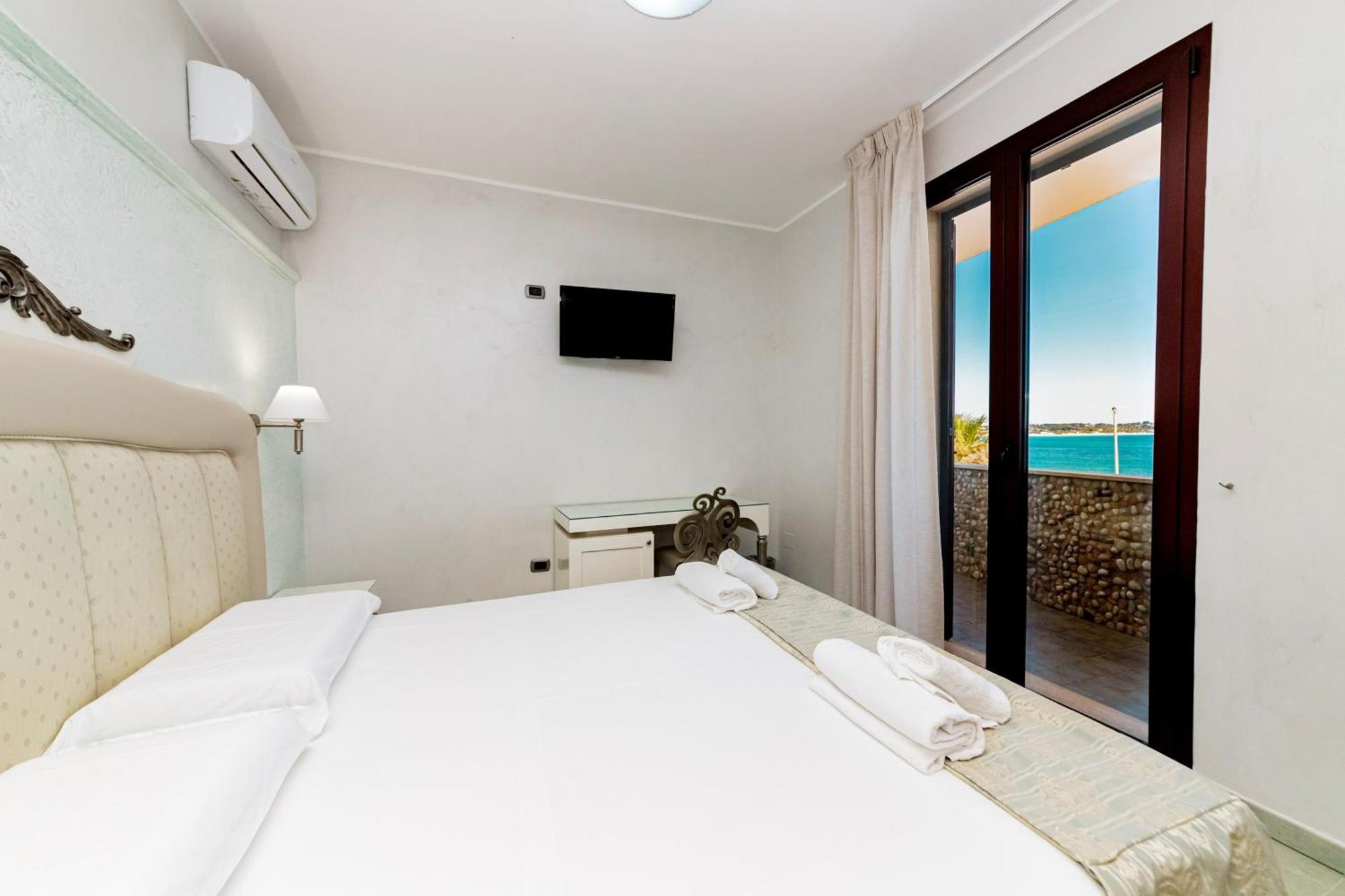 Hotel Alba Torre Lapillo Kültér fotó